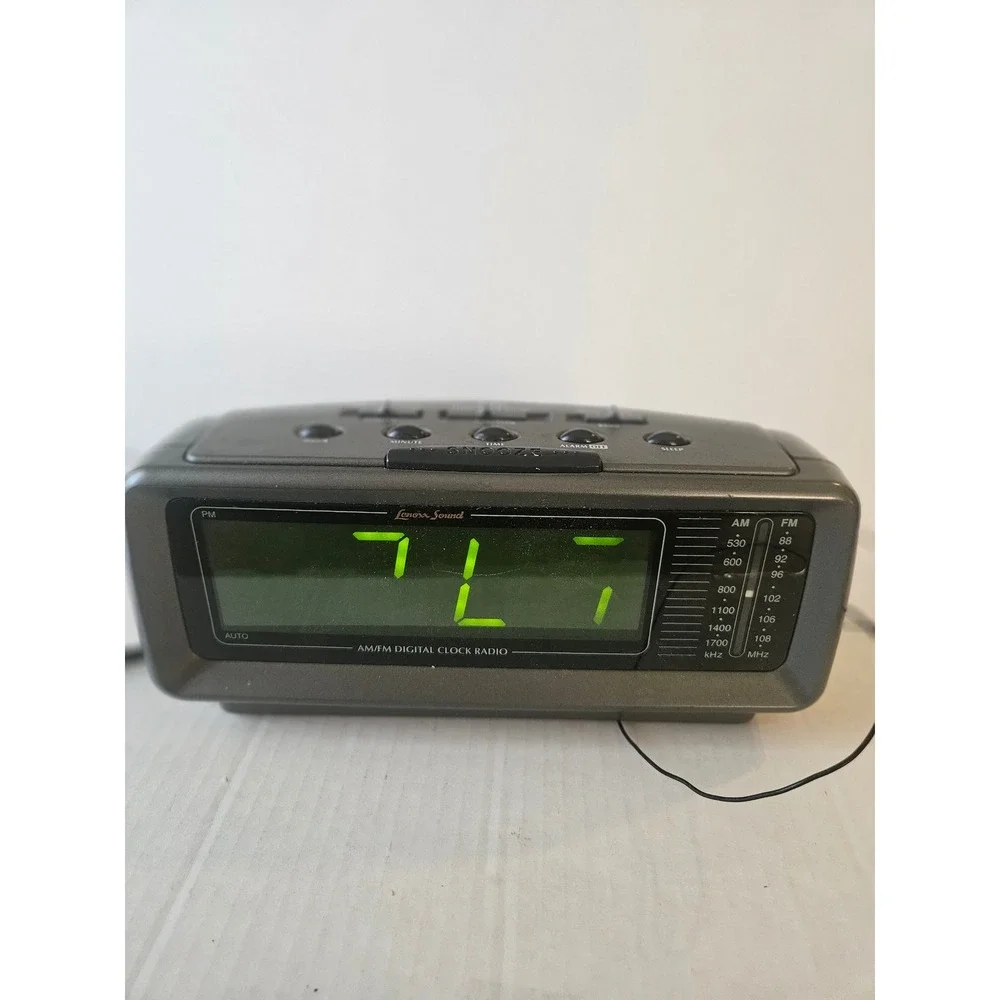 Lenox Sound Digital Alarm Clock Radio AM/FM Green LED Display CR-776‎